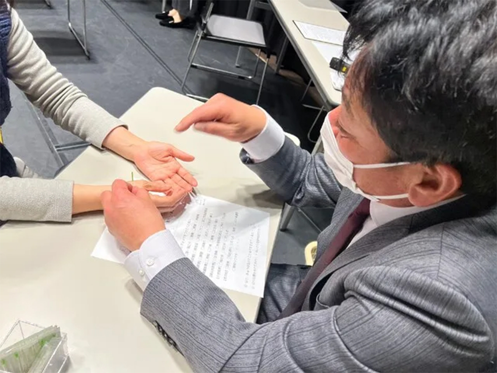「ホスピスに関わる方へ」
~家庭で手軽にできるツボ療法~